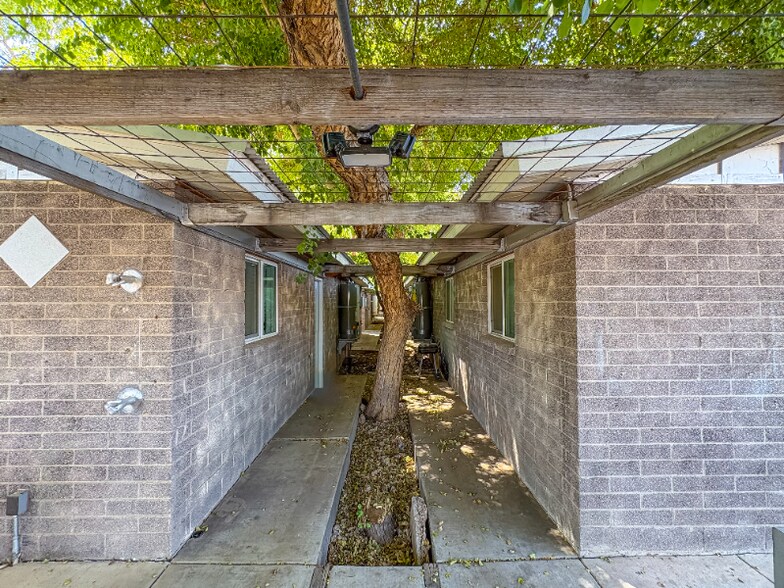 Building Photo - 2222 S Rural Rd