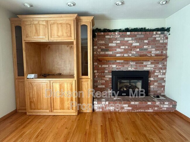 Building Photo - 2845 Glenwood Ct
