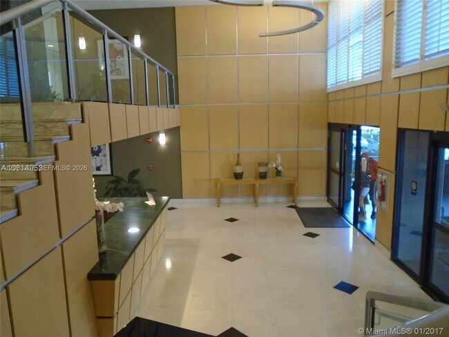Building Photo - 6770 Indian Creek Dr
