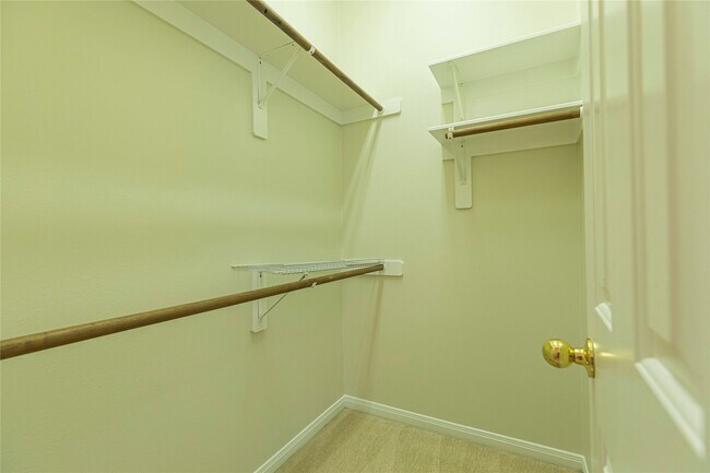 Building Photo - 16414 Reddingford Ln