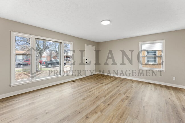 Building Photo - 2506 N Somerset Ave