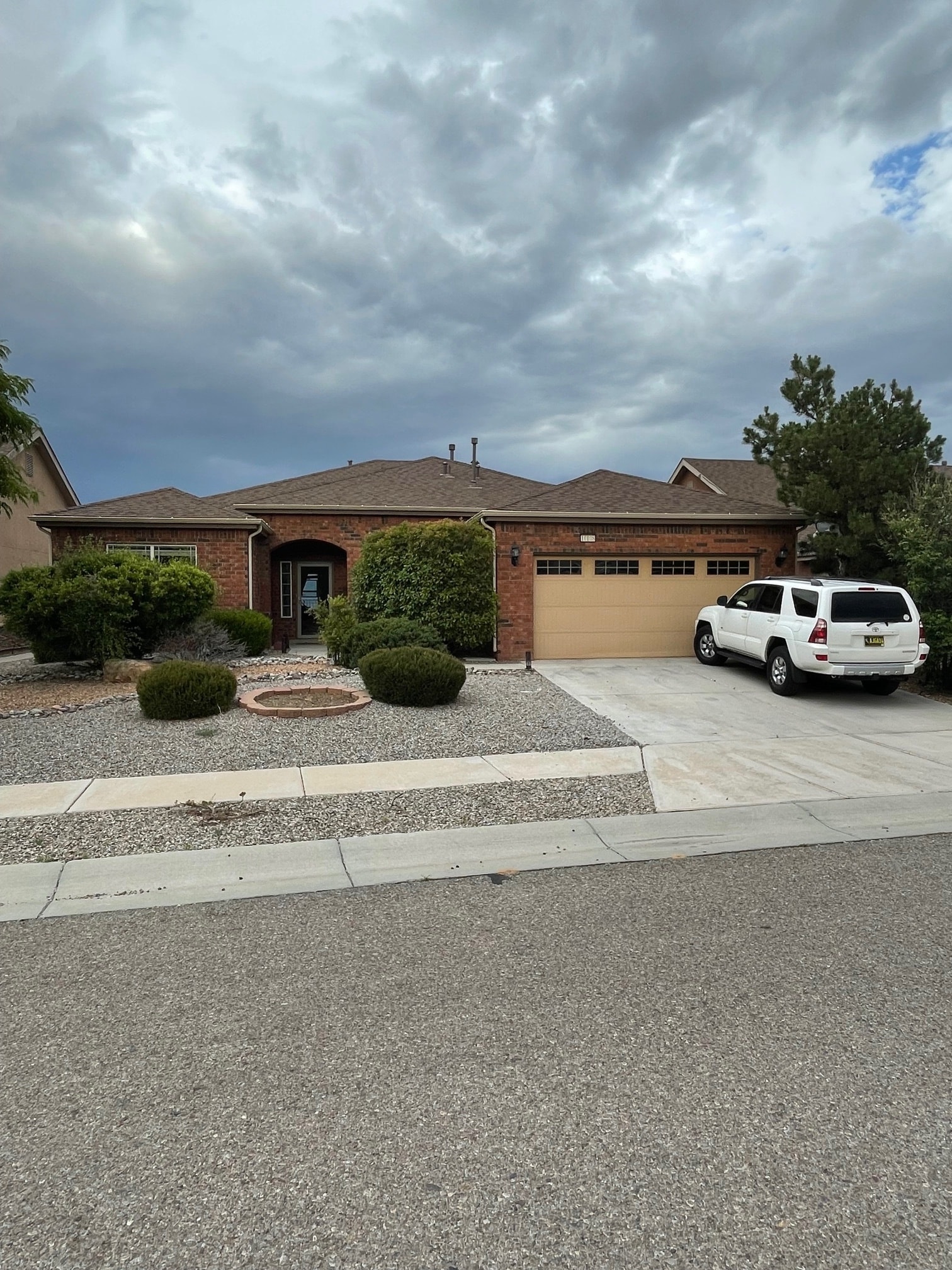 Building Photo - 10108 Avenida Vista Sol NW