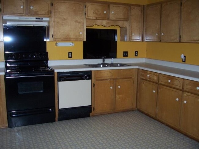 Building Photo - 723 Kadi Dr