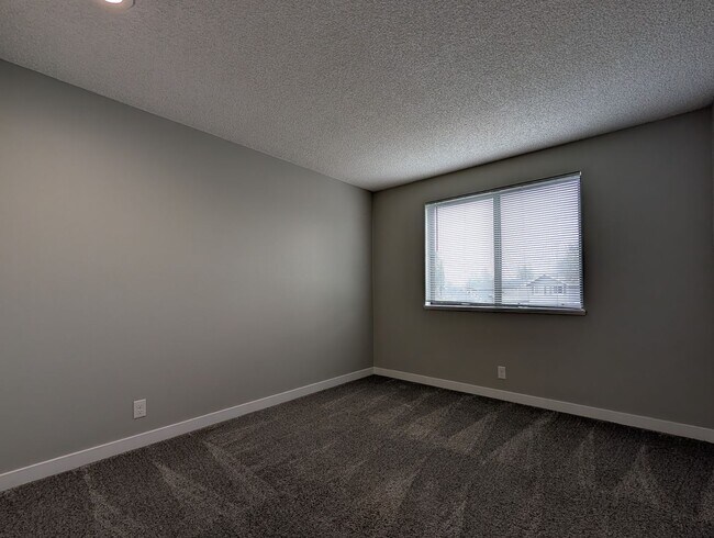 Building Photo - Beautiful Updated 3-Bed, 2-Bath Home In Thurston Area!