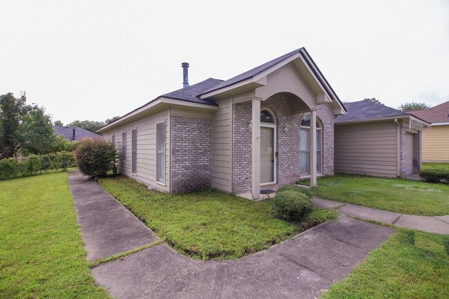 Building Photo - Updated Midland, GA Home
