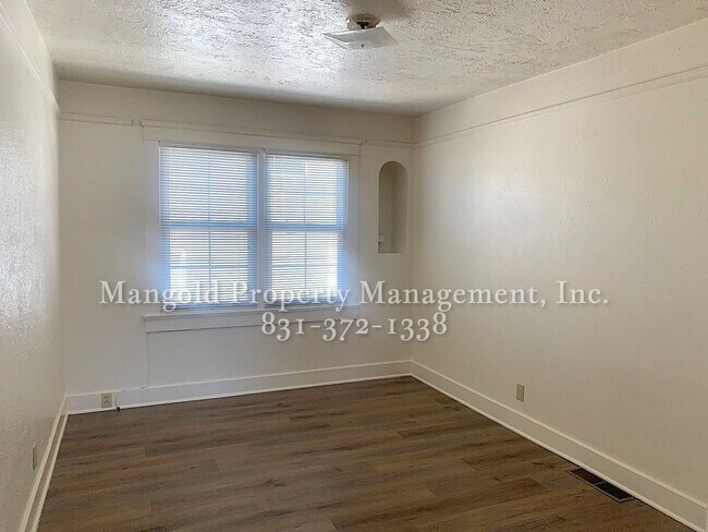 Building Photo - Spacious 3-Bed, 1.5-Bath Home with Private...