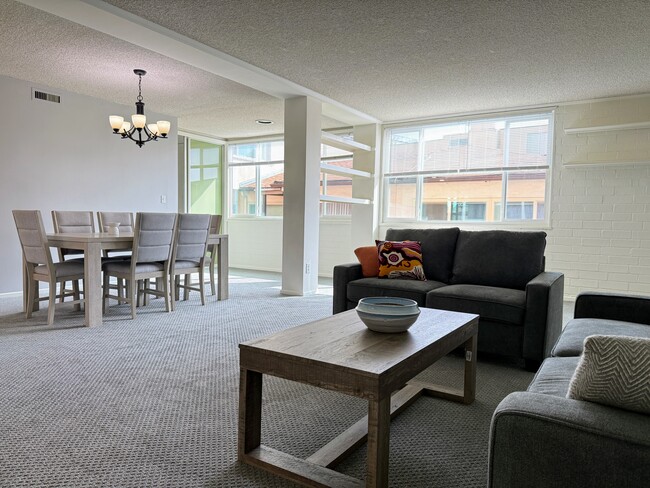 Building Photo - 540 Kelton Ave