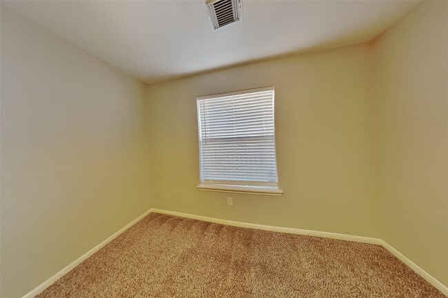 Building Photo - 22430 Bristolwood Ct