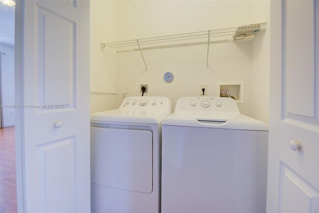 Building Photo - 12842 SW 135th St