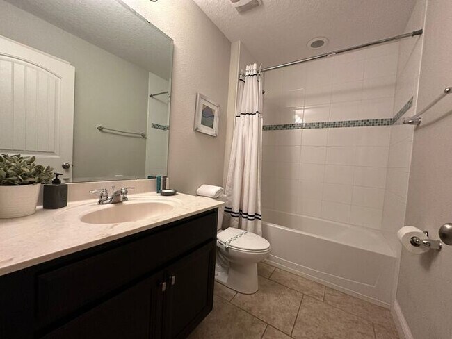 Building Photo - 5299 Wildwood Wy