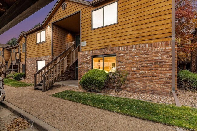 Building Photo - Great location off Iliff and Buckley Fully...