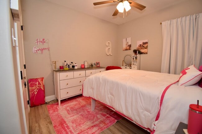 Building Photo - 4 Bed, 2 Bath Home in Ruston!