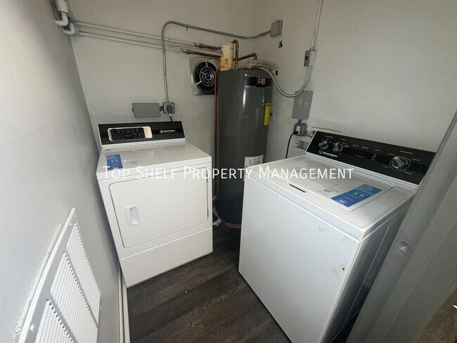 Building Photo - 103 S Grant-8