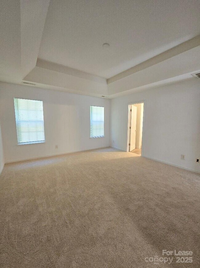Building Photo - 4021 Fifendrum Ln