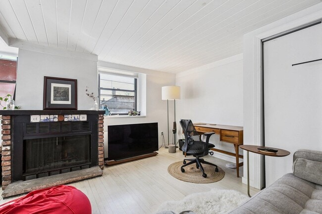 Building Photo - 464 Central Ave