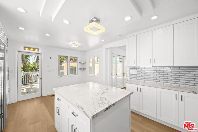 Building Photo - 244 S Almont Dr
