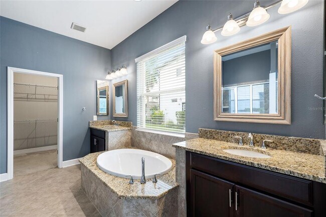 Building Photo - 4123 Windcrest Dr