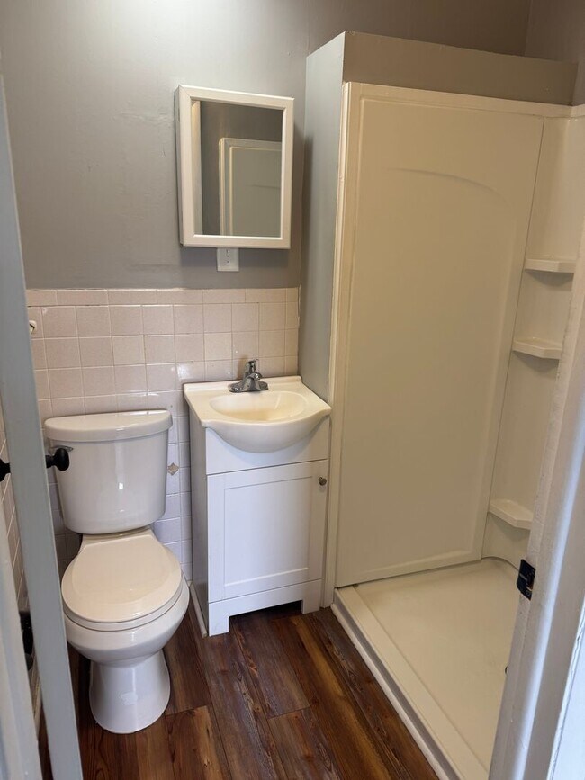 Building Photo - 3 Bedroom, 2 Bathroom Home located in Greeneville, TN