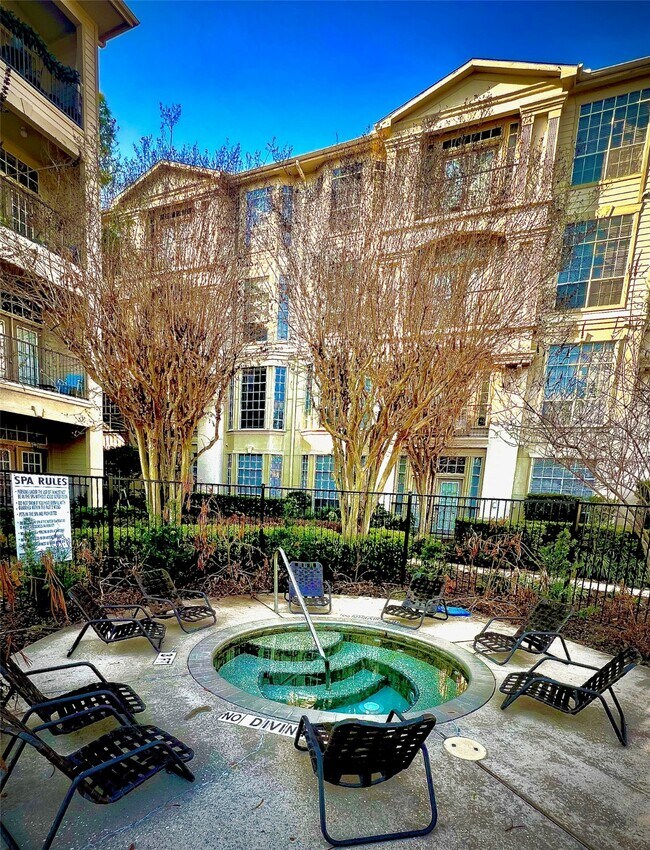 Building Photo - 5353 Memorial Dr