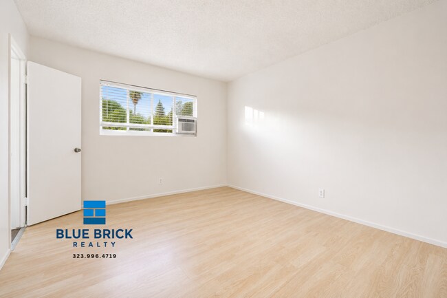 Building Photo - 6929 Whitsett Ave