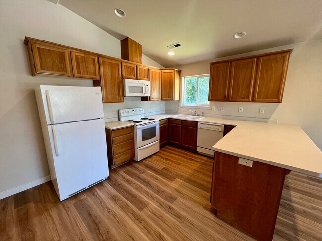 Building Photo - 2524 Parkwood Village Ln