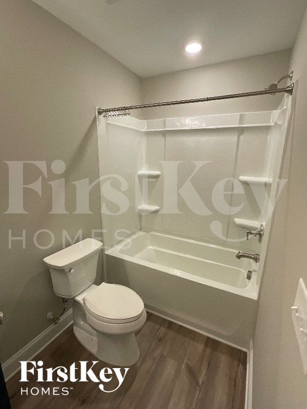 Building Photo - 5595 Siler St