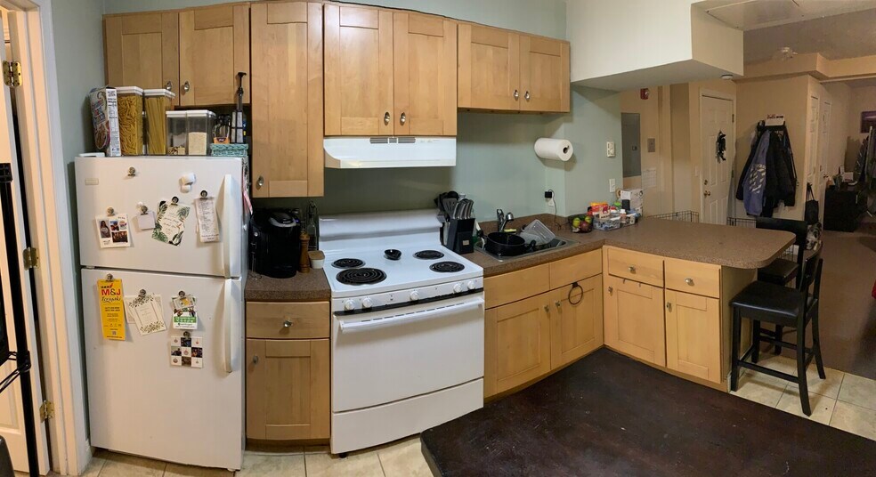 Building Photo - 883 Huntington Ave