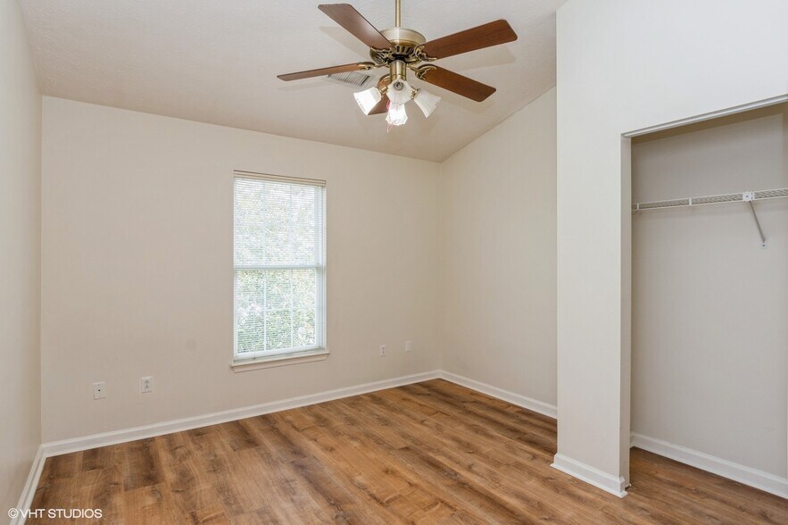 Building Photo - 8705 Lost Valley Dr