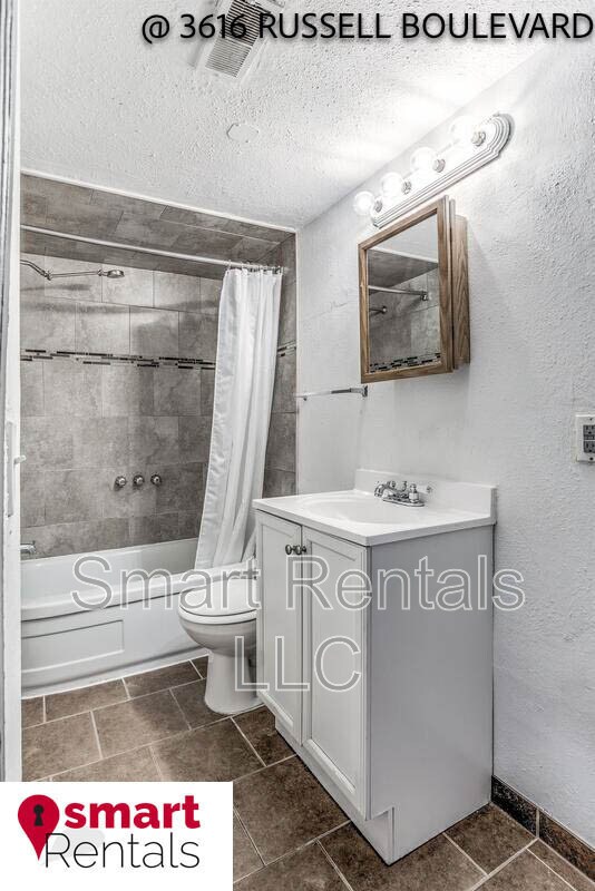 Building Photo - 3616 Russell Blvd