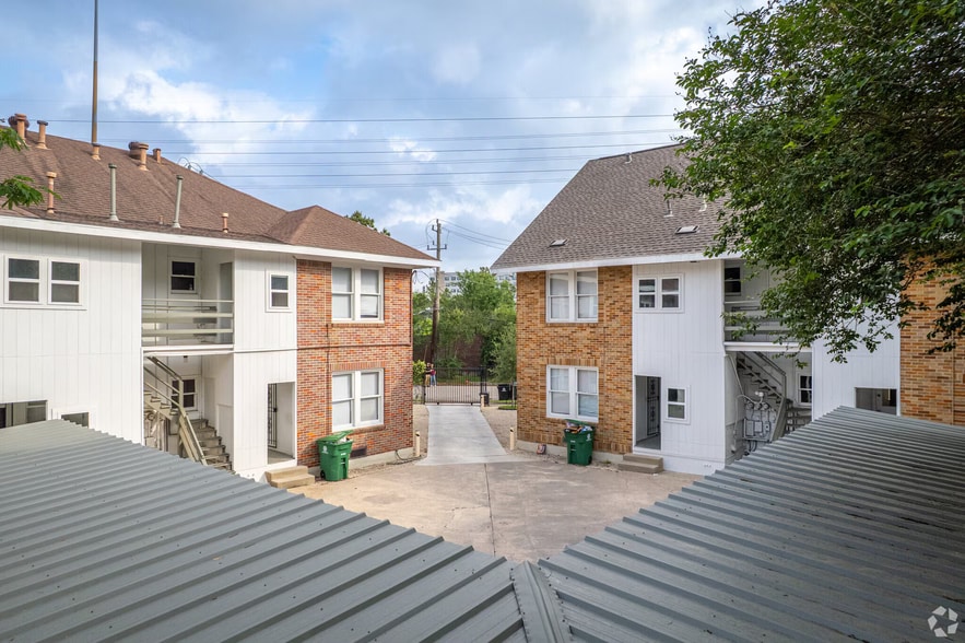 Building Photo - 706 Rosedale St