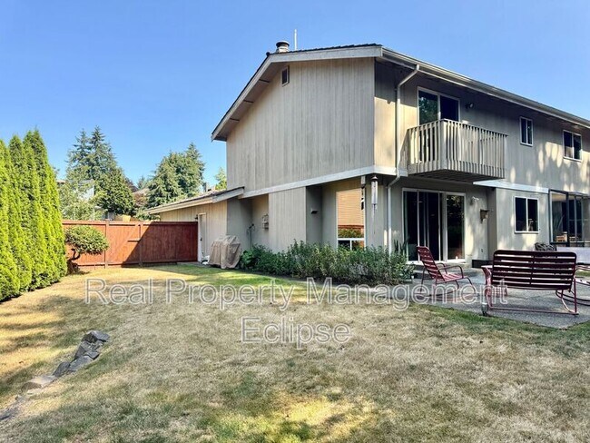 Building Photo - 32205 8th Ave SW