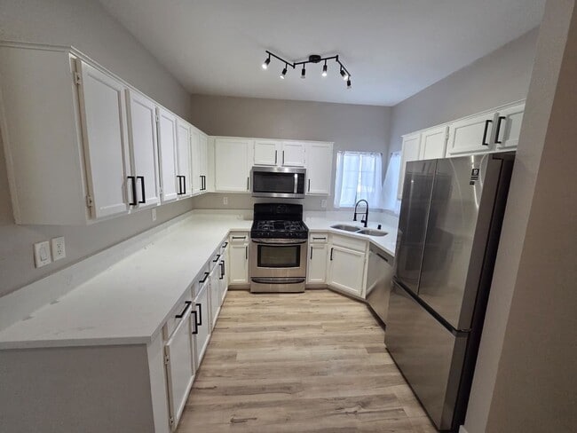 Building Photo - First-Floor 2 Bed / 2 Bath Condo
