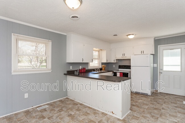 Building Photo - 704 Joyner St