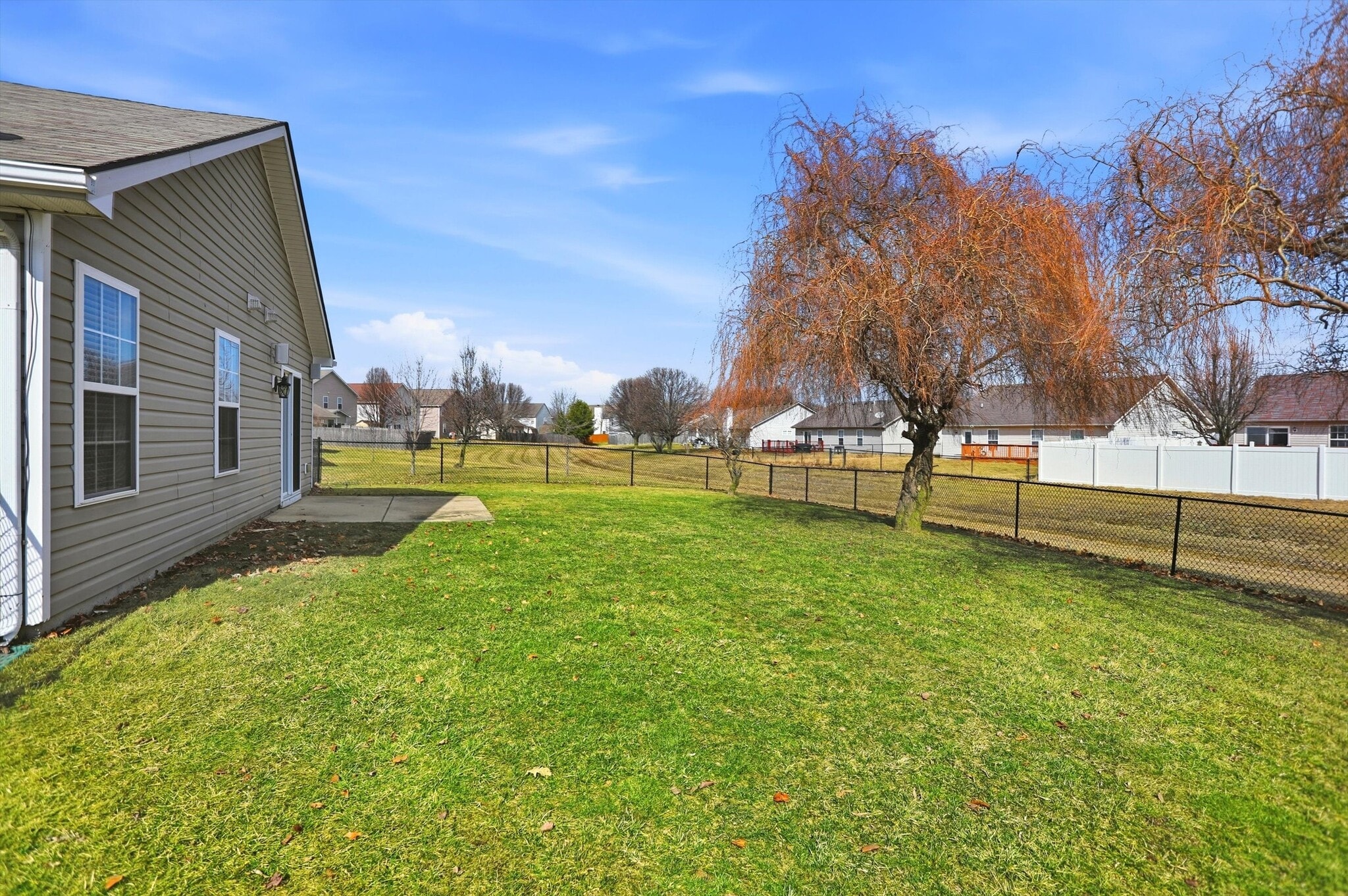 Building Photo - 5561 Wild Horse Dr