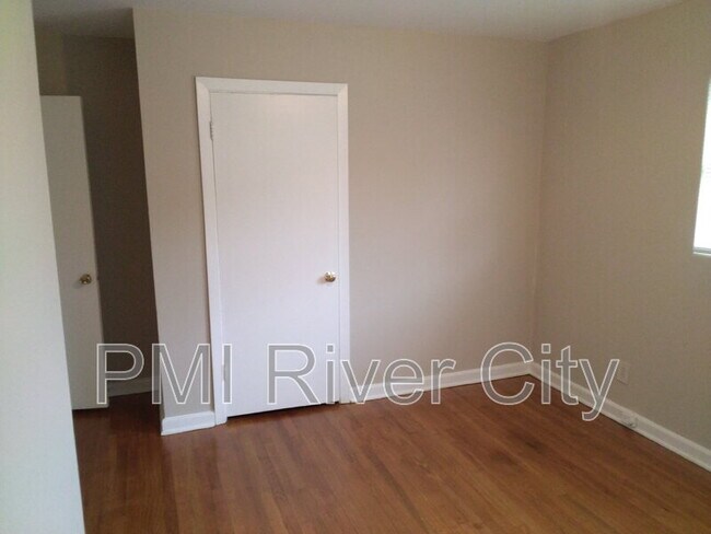 Building Photo - 2527 Emily Ln