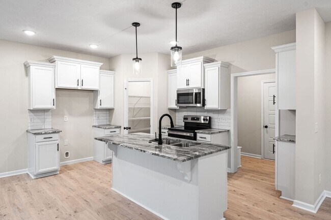 Building Photo - 217 Wesson Dr