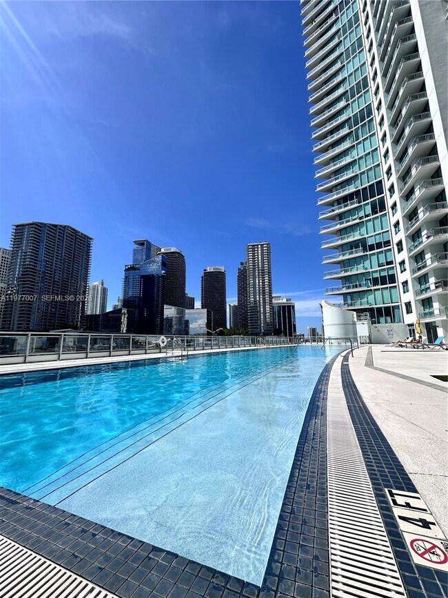 Building Photo - 92 SW 3rd St