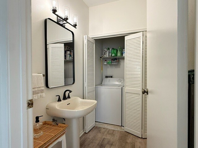 Building Photo - 921 Marine Dr