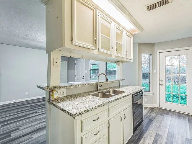 Building Photo - 4-Bedroom Home in League City – Space, Comfort & Convenience