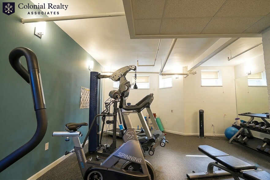 Building Photo - 42 Strathmore Rd