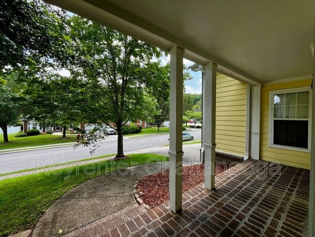 Building Photo - 5775 Crooked Creek Dr