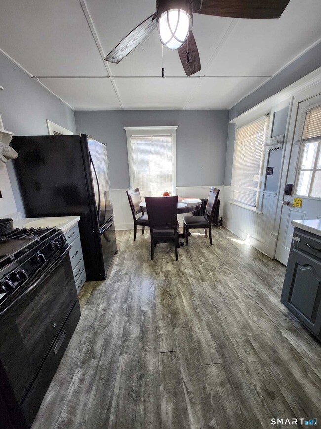 Building Photo - 14 Union St