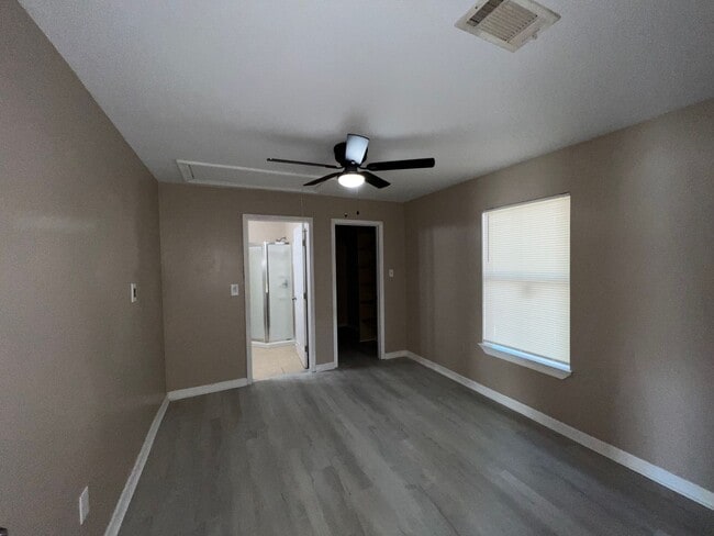 Building Photo - 34399 Buck Carroll Rd