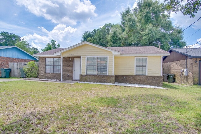 Building Photo - Private Cul-de-Sac Living — 3BR Home Featuring Open Layout, Wooded Backyard Views & Stylish Updat...