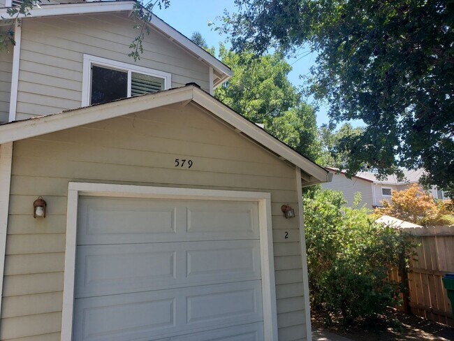 Building Photo - 579 Morgan Dr