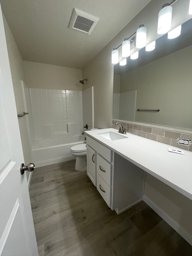 Building Photo - 1581 Witt St