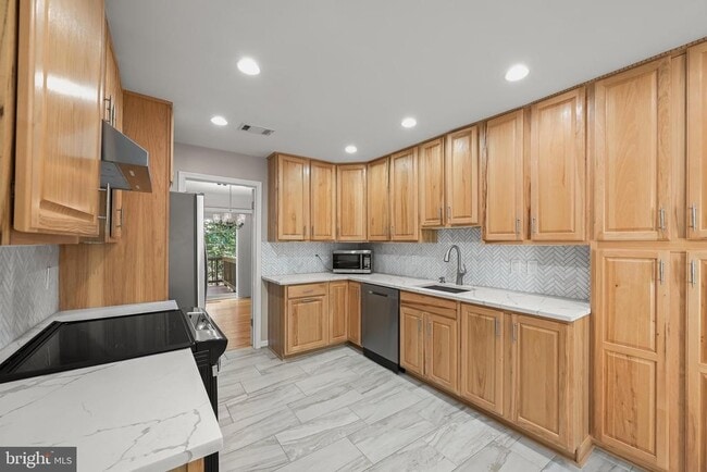 Building Photo - 25 Tivoli Lake Ct
