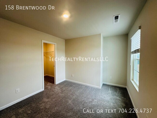 Building Photo - 158 Brentwood Dr