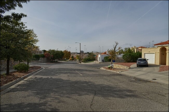 Building Photo - Available to View