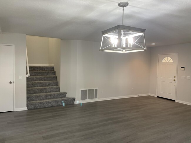 Building Photo - 1167 Innisfree Ct